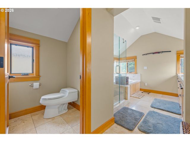 3017 LORD BYRON Pl, Eugene, OR 97408