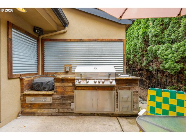 3017 LORD BYRON Pl, Eugene, OR 97408