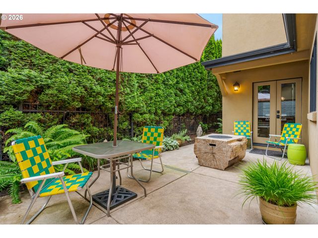 3017 LORD BYRON Pl, Eugene, OR 97408