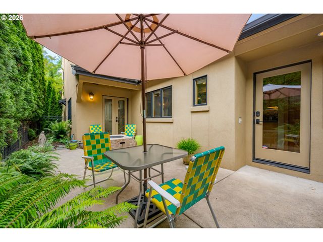 3017 LORD BYRON Pl, Eugene, OR 97408