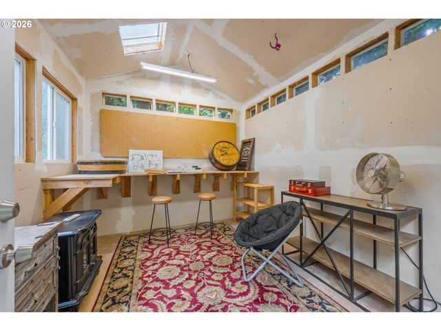 3017 LORD BYRON Pl, Eugene, OR 97408