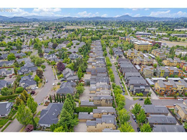 3017 LORD BYRON Pl, Eugene, OR 97408