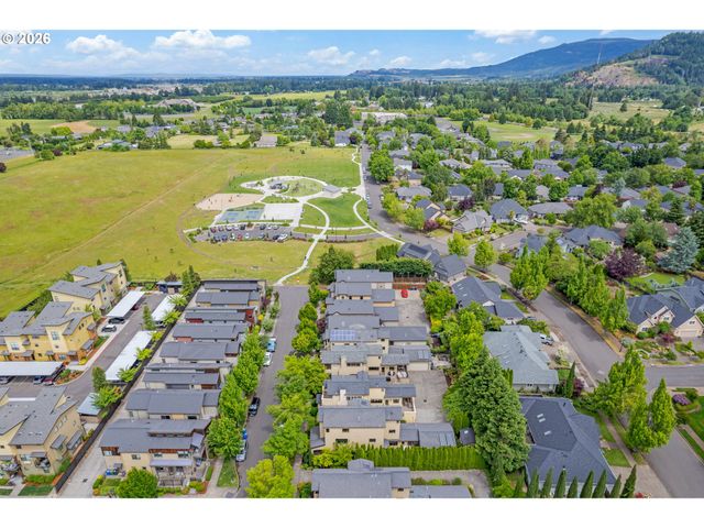 3017 LORD BYRON Pl, Eugene, OR 97408