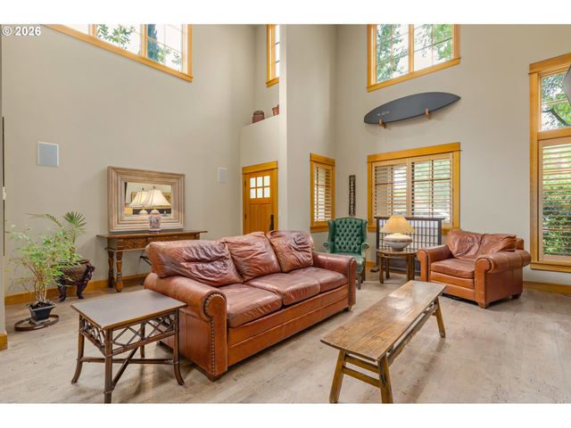 3017 LORD BYRON Pl, Eugene, OR 97408