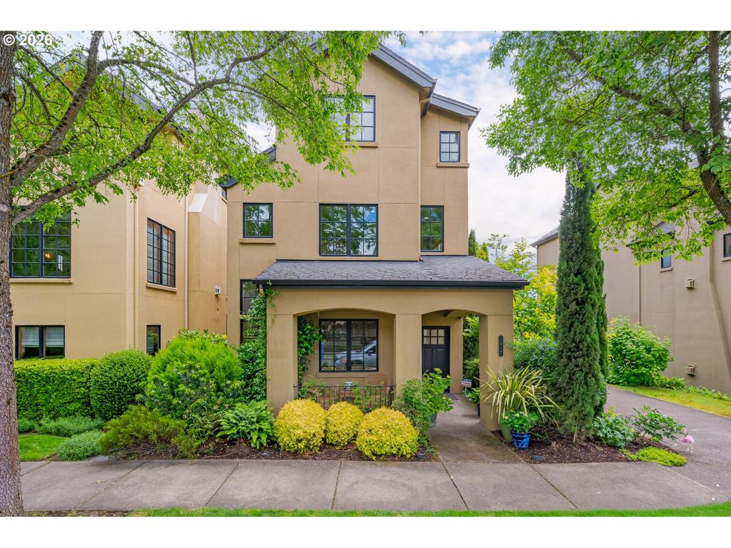 3017 LORD BYRON Pl, Eugene, OR 97408