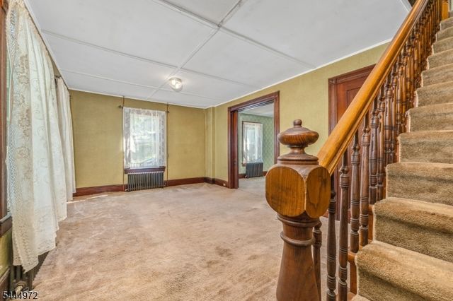 9 Central St, Lebanon Boro, NJ 08833