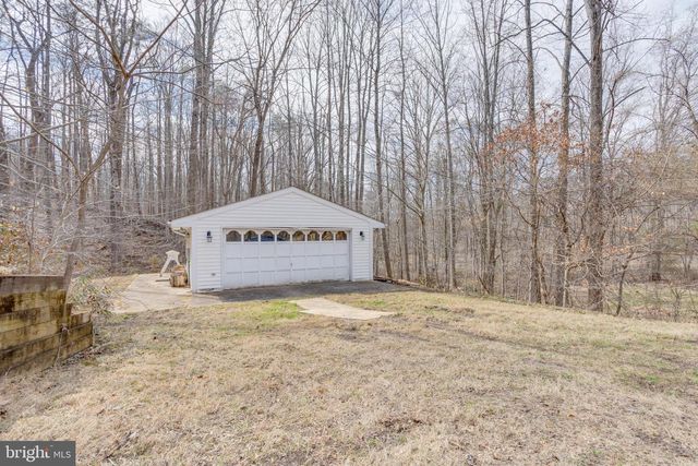 11711 LAKEWOOD LN, Fairfax Station, VA 22039