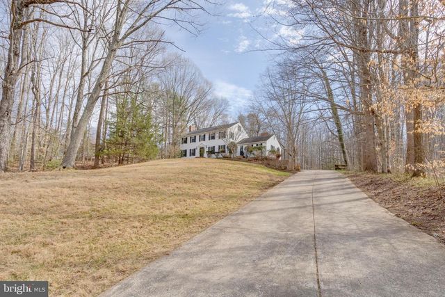 11711 LAKEWOOD LN, Fairfax Station, VA 22039