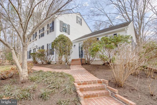 11711 LAKEWOOD LN, Fairfax Station, VA 22039