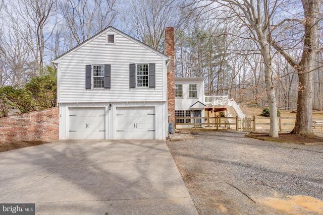 11711 LAKEWOOD LN, Fairfax Station, VA 22039