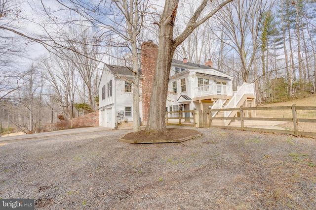 11711 LAKEWOOD LN, Fairfax Station, VA 22039