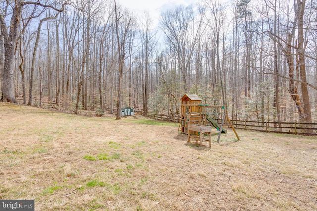 11711 LAKEWOOD LN, Fairfax Station, VA 22039