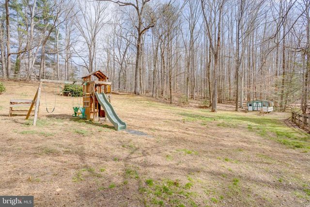 11711 LAKEWOOD LN, Fairfax Station, VA 22039