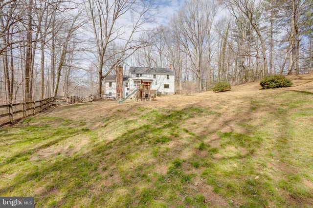 11711 LAKEWOOD LN, Fairfax Station, VA 22039