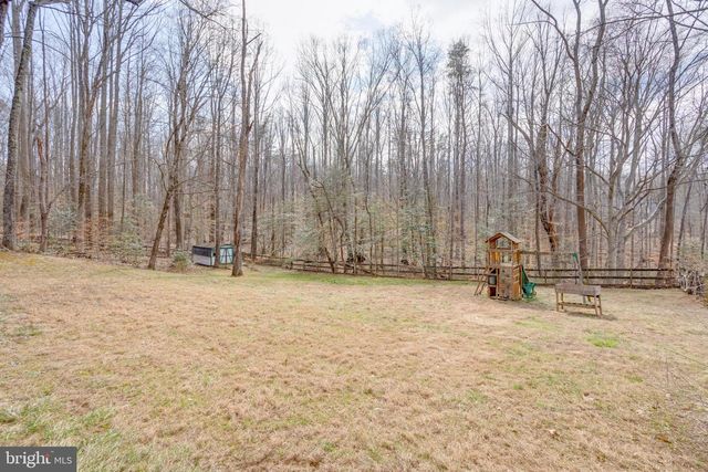 11711 LAKEWOOD LN, Fairfax Station, VA 22039