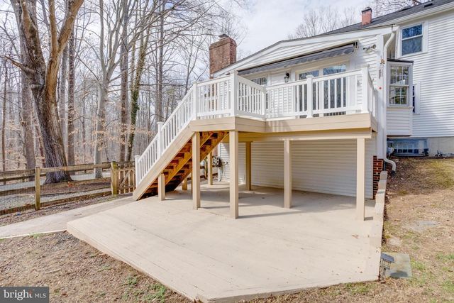 11711 LAKEWOOD LN, Fairfax Station, VA 22039