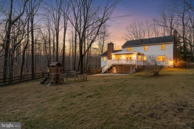 11711 LAKEWOOD LN, Fairfax Station, VA 22039