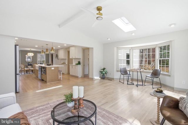 11711 LAKEWOOD LN, Fairfax Station, VA 22039