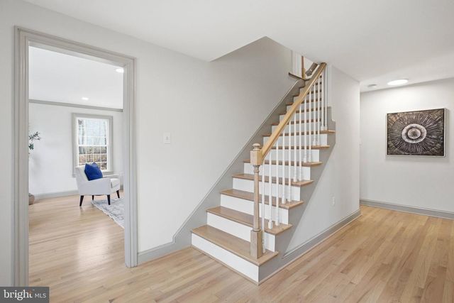 11711 LAKEWOOD LN, Fairfax Station, VA 22039