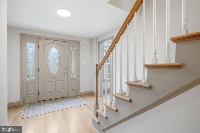 11711 LAKEWOOD LN, Fairfax Station, VA 22039