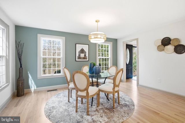 11711 LAKEWOOD LN, Fairfax Station, VA 22039