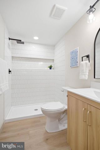 11711 LAKEWOOD LN, Fairfax Station, VA 22039