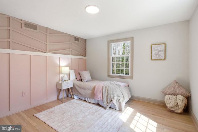 11711 LAKEWOOD LN, Fairfax Station, VA 22039