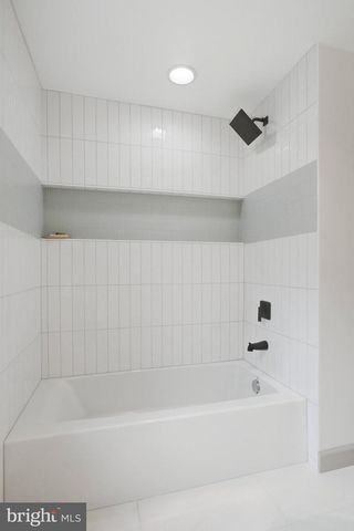 11711 LAKEWOOD LN, Fairfax Station, VA 22039