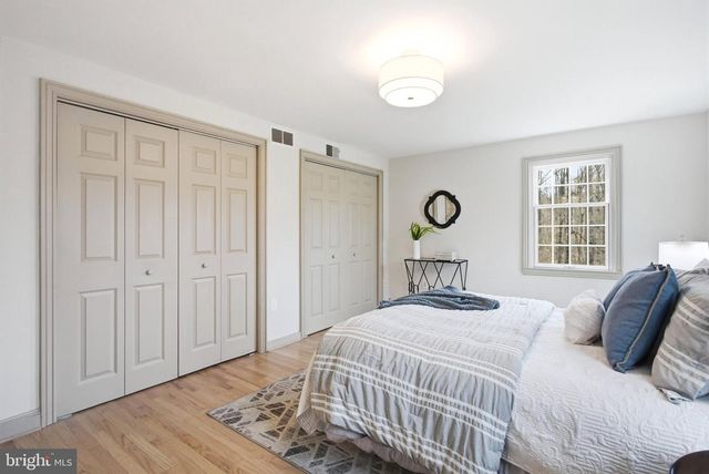 11711 LAKEWOOD LN, Fairfax Station, VA 22039