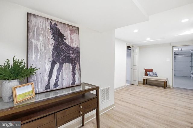 11711 LAKEWOOD LN, Fairfax Station, VA 22039