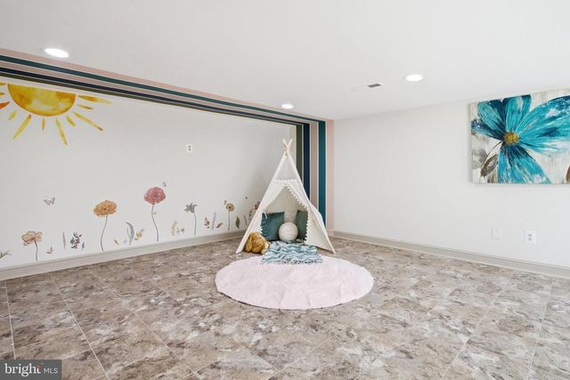 11711 LAKEWOOD LN, Fairfax Station, VA 22039