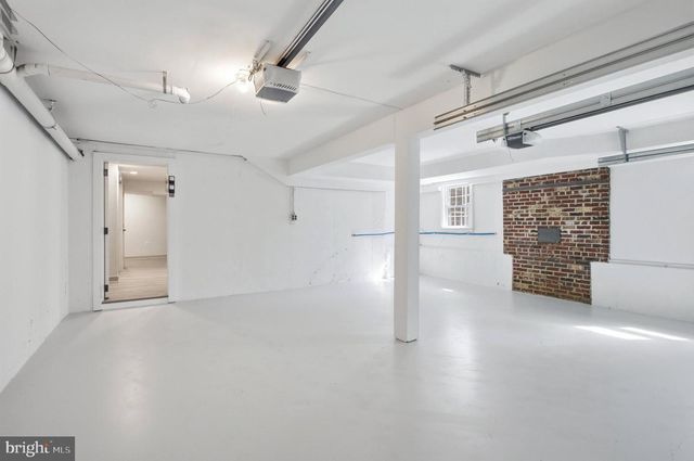 11711 LAKEWOOD LN, Fairfax Station, VA 22039