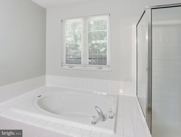 8 QUAILS NEST CT, Baltimore, MD 21236