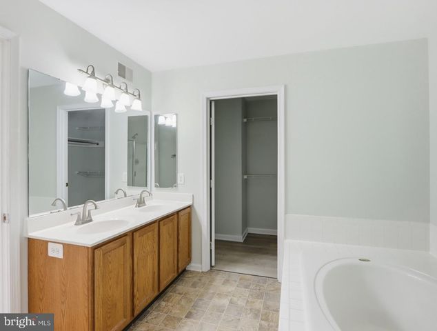 8 QUAILS NEST CT, Baltimore, MD 21236