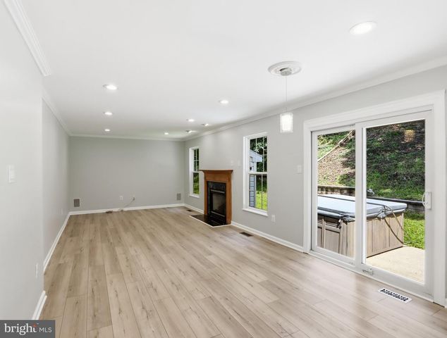8 QUAILS NEST CT, Baltimore, MD 21236