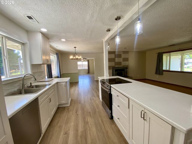 6119 MONTANA Ln, Vancouver, WA 98661