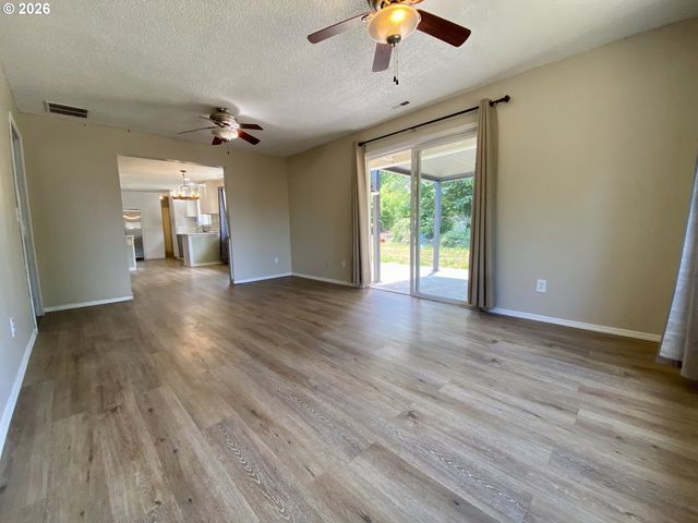 6119 MONTANA Ln, Vancouver, WA 98661