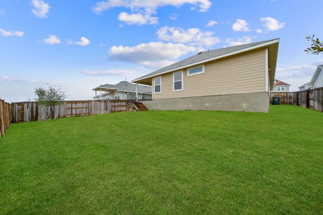 435 Spiny Lizard LN, San Marcos, TX 78666
