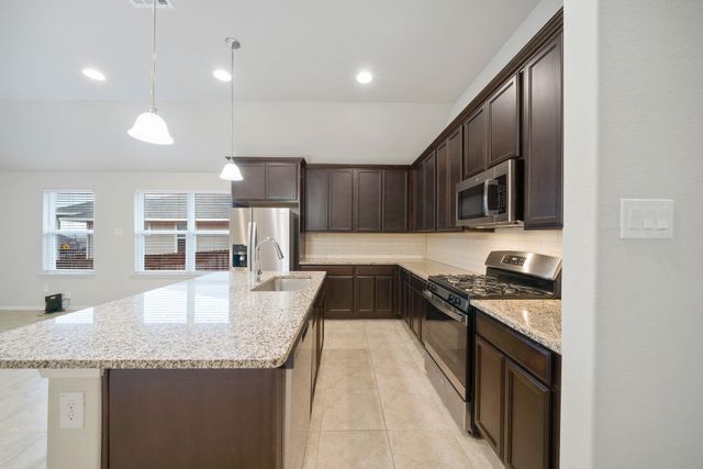 435 Spiny Lizard LN, San Marcos, TX 78666