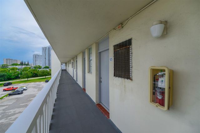 2851 Leonard Drive J505, Aventura, FL 33160