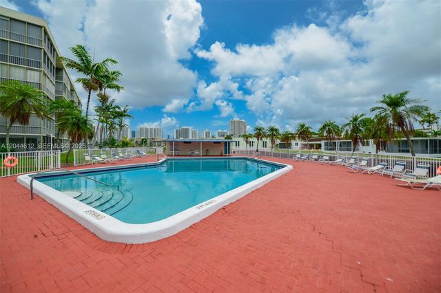 2851 Leonard Drive J505, Aventura, FL 33160
