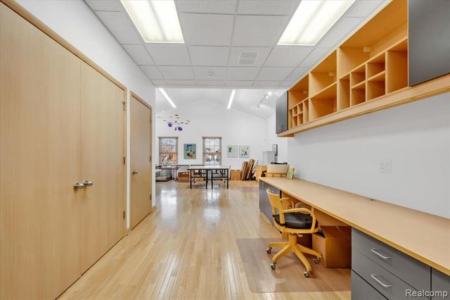 907 W 14 Mile Road, Clawson, MI 48017