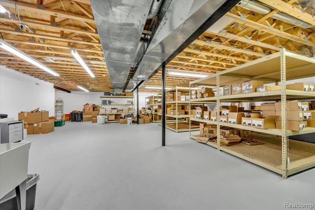 907 W 14 Mile Road, Clawson, MI 48017