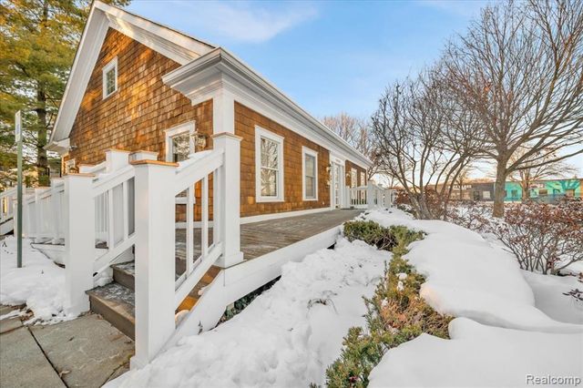 907 W 14 Mile Road, Clawson, MI 48017