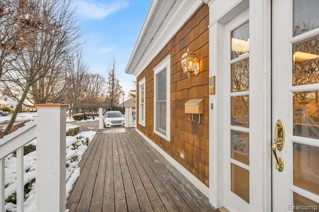 907 W 14 Mile Road, Clawson, MI 48017