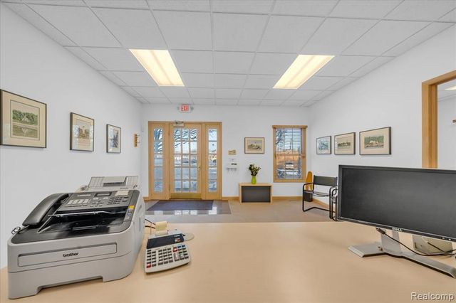 907 W 14 Mile Road, Clawson, MI 48017