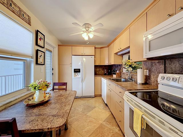 4270 NW 40th Street 401, Lauderdale Lakes, FL 33319