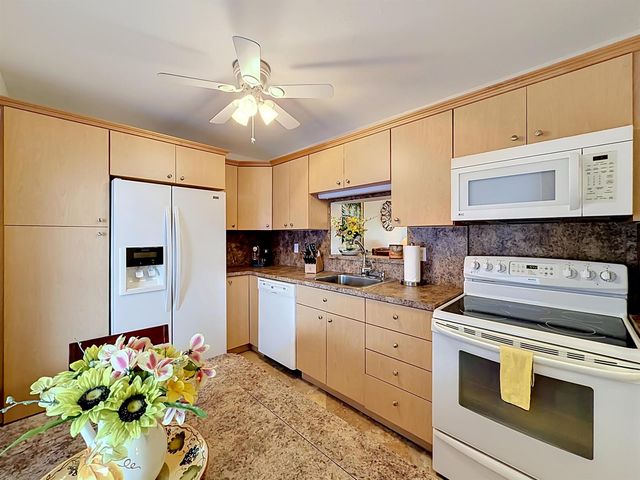 4270 NW 40th Street 401, Lauderdale Lakes, FL 33319