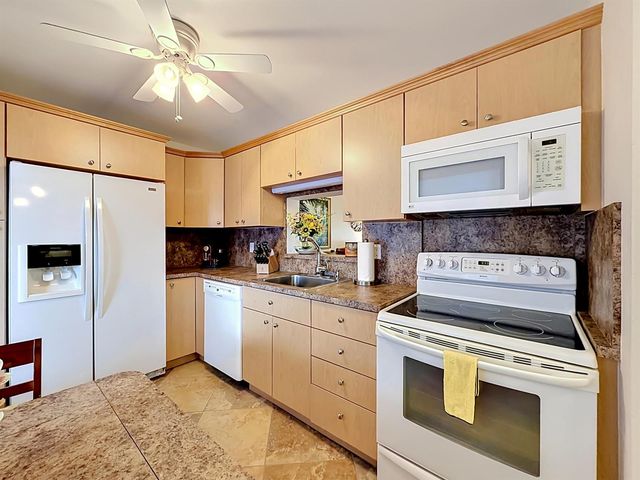 4270 NW 40th Street 401, Lauderdale Lakes, FL 33319