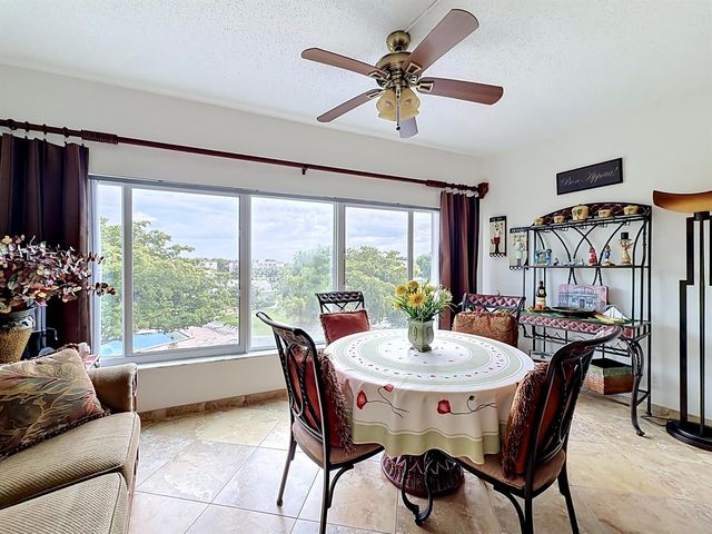 4270 NW 40th Street 401, Lauderdale Lakes, FL 33319